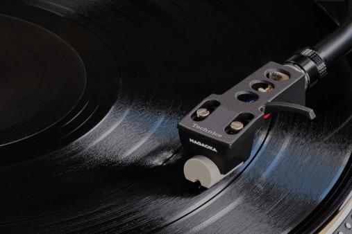 Technics-SL-1210GAE-1-4-758x426-2.jpg